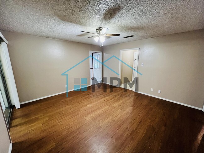 Primary Photo - 124 Hardwood Dr