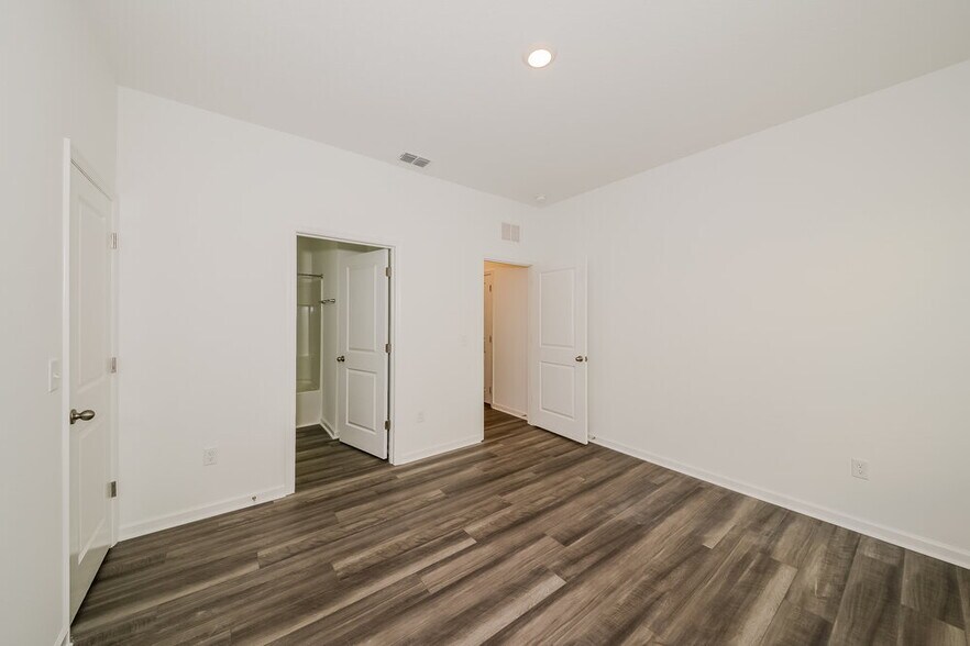 Building Photo - 996 Ocean Spray Dr