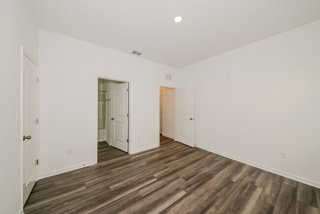 Building Photo - 996 Ocean Spray Dr