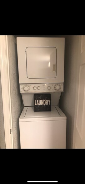 In unit washer/dryer - 8256 E Arabian Trl