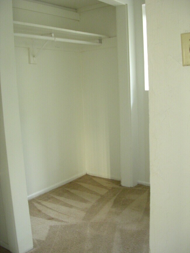 Building Photo - 522 W Howe St