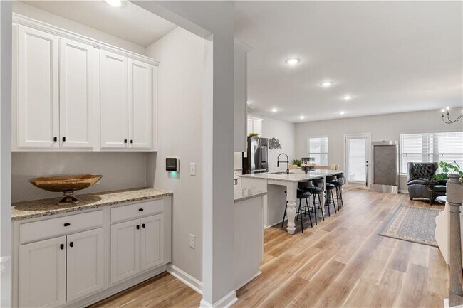 Building Photo - 263 Osier Dr