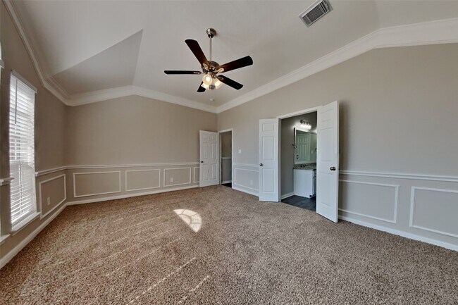 Building Photo - 727 Pateway Ct