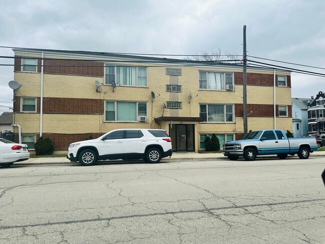 Building Photo - 6151 76th Ave