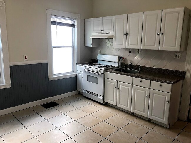 Building Photo - 28 Litchfield St