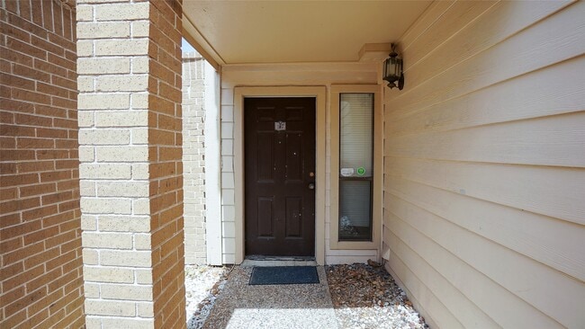 Building Photo - 2277 S Kirkwood Rd
