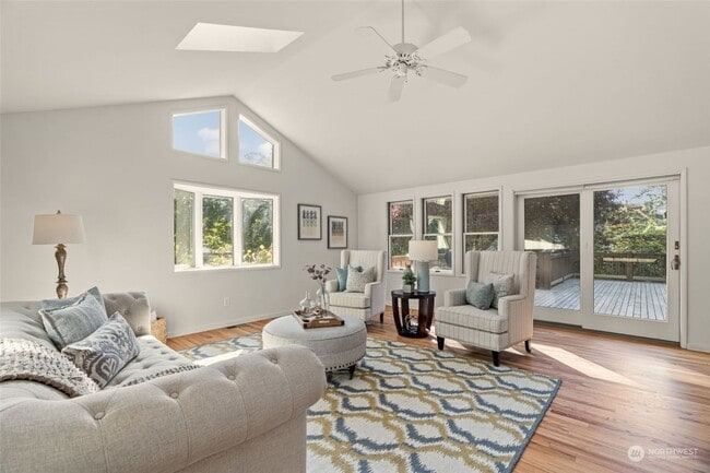 Building Photo - Spacious rambler-style 4 bed 2 bath house in Edmonds