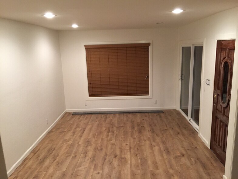 Living Room - 4118 W 149th St