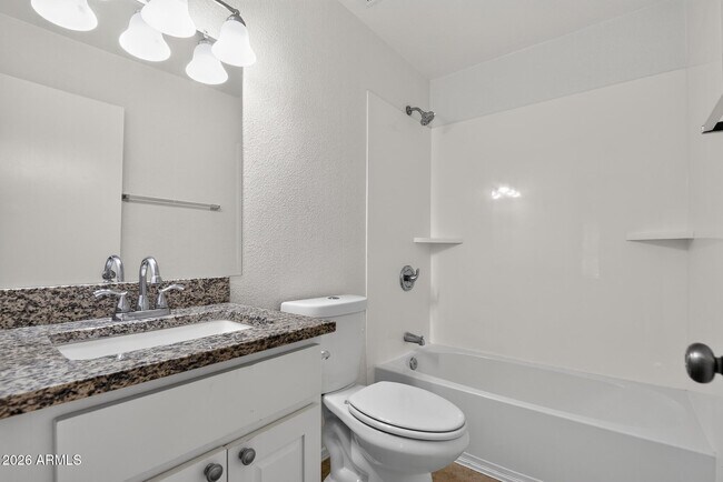 Building Photo - 2132 W Glenrosa Ave