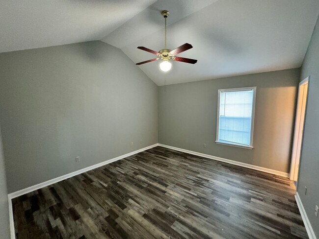 Building Photo - 3BR/2BA Home