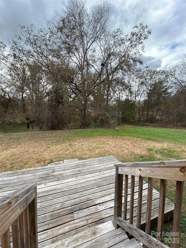 Building Photo - 1017 Old Plank Rd