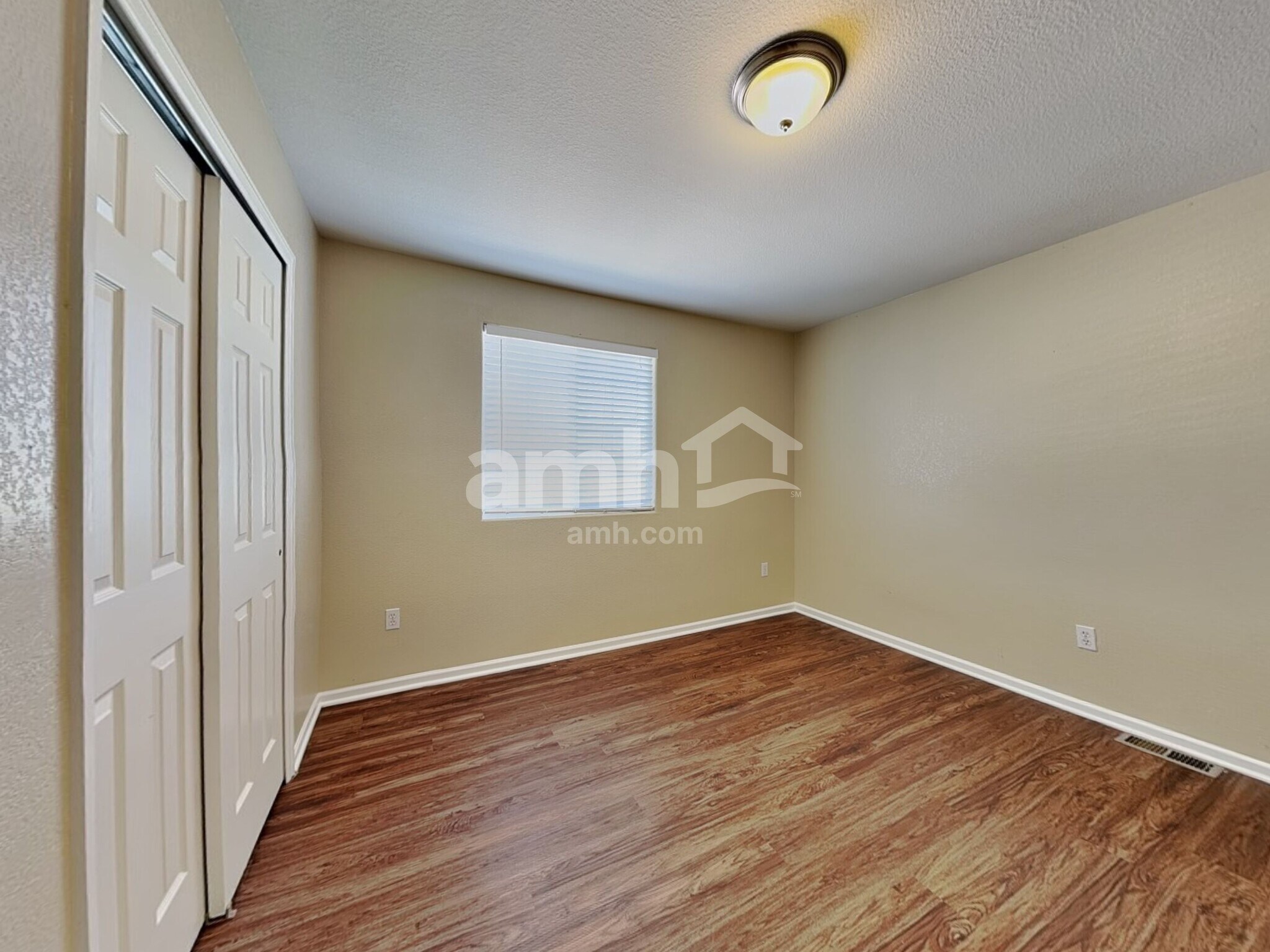 Building Photo - 1135 Legend Oak Dr