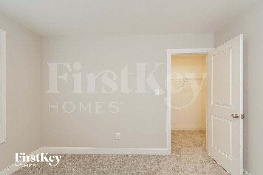 Building Photo - 116 Unique Pl