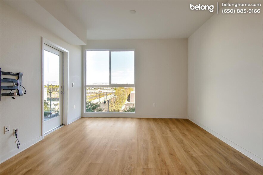 Building Photo - 12655 Bluff Creek Dr