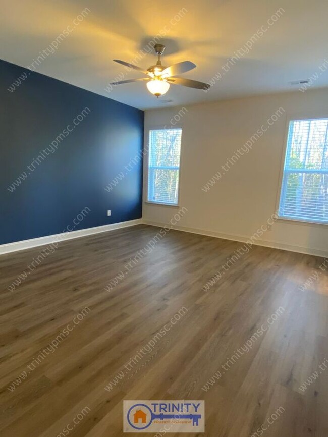 Building Photo - Bonus Room Above Garage! Ask about our Sec...