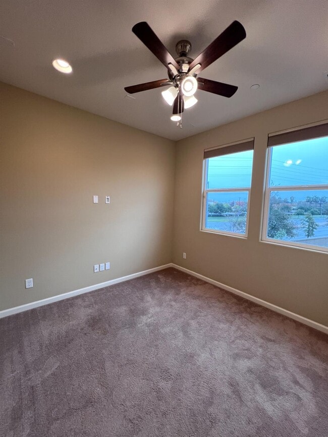 Building Photo - 2020 Makenna Dr