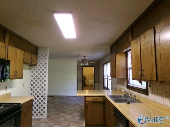 Building Photo - 151 Butch Cir