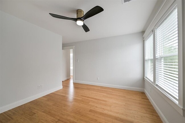 Building Photo - 1207 32nd St