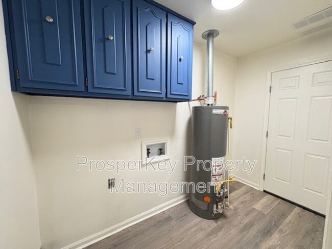 Building Photo - 634 Southern Pines Dr