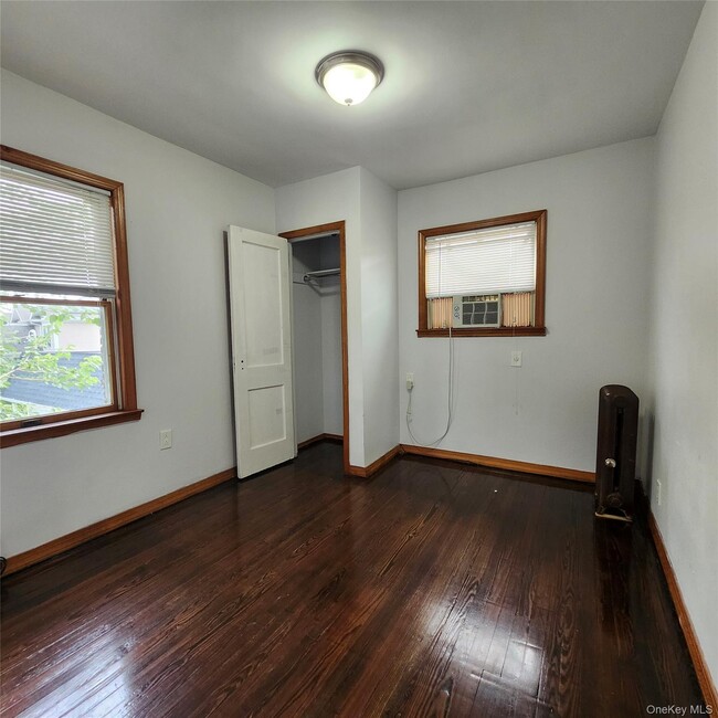 Building Photo - 34 Parkside Dr