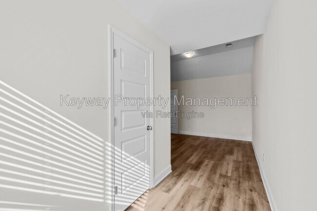 Building Photo - 331 Sumac Trail