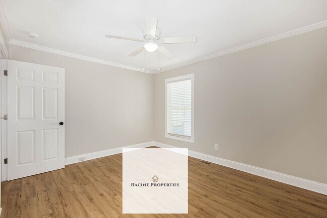 Building Photo - Charming Three Bedroom in Greer, SC