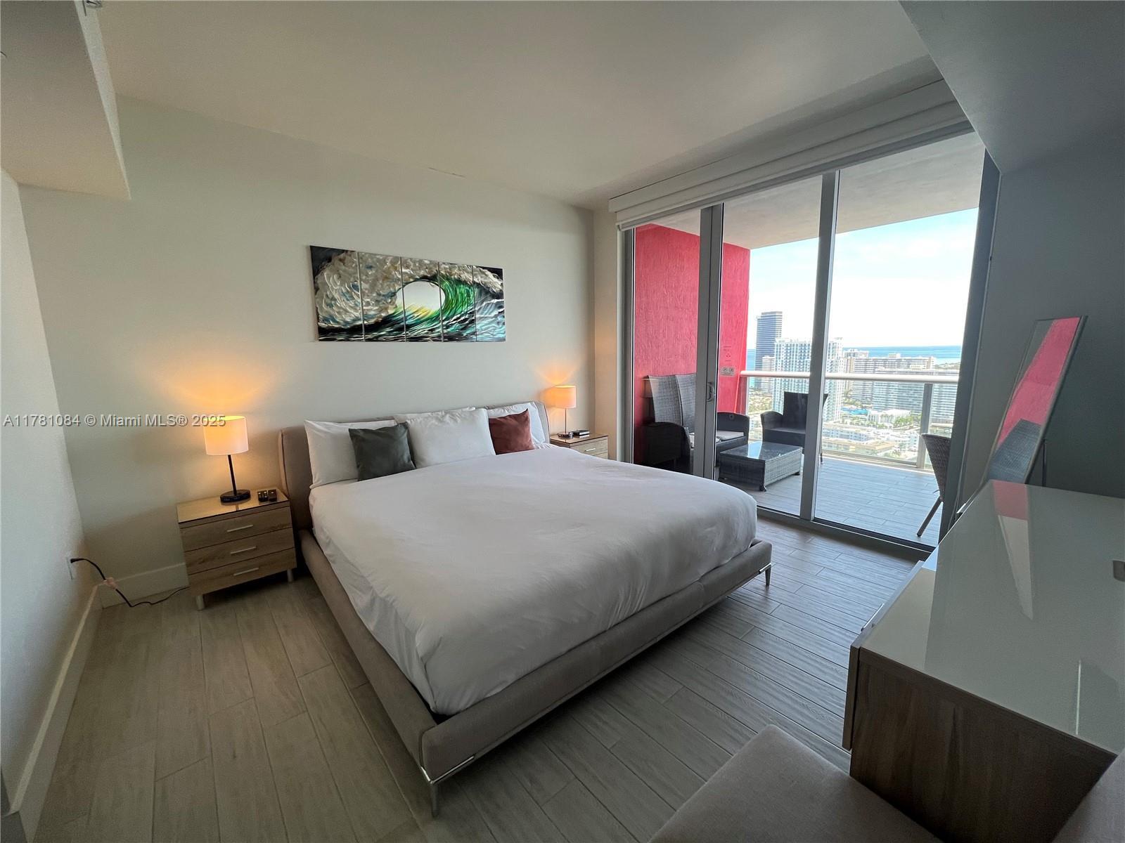 Building Photo - 2600 E Hallandale Beach Blvd