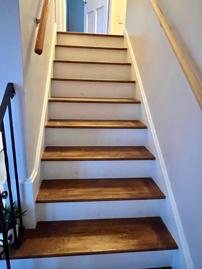 Building Photo - Charming 3-Bedroom Home in Cleveland Heights