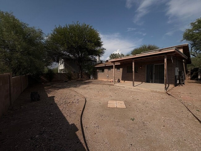 Building Photo - 2761 Dos Mujeres Ave