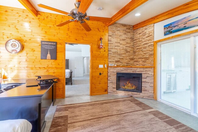 Building Photo - 14350 Ghost Rider Dr