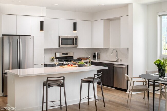 Building Photo - 11055 S Las Vegas Blvd