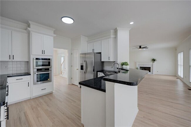Building Photo - 5795 Dovnick Dr SW