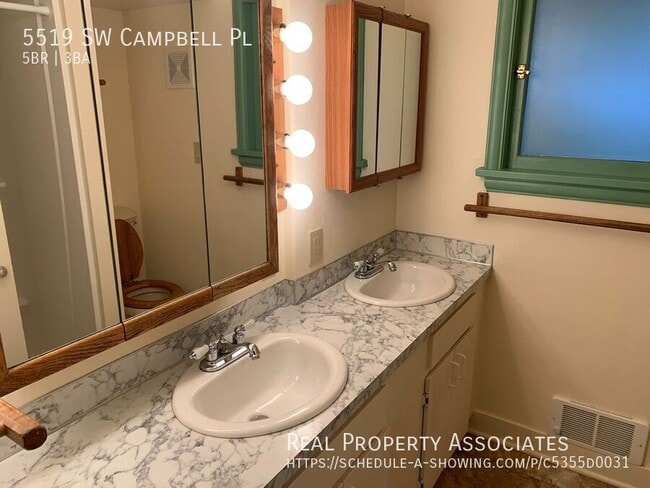 Building Photo - 5519 SW Campbell Pl