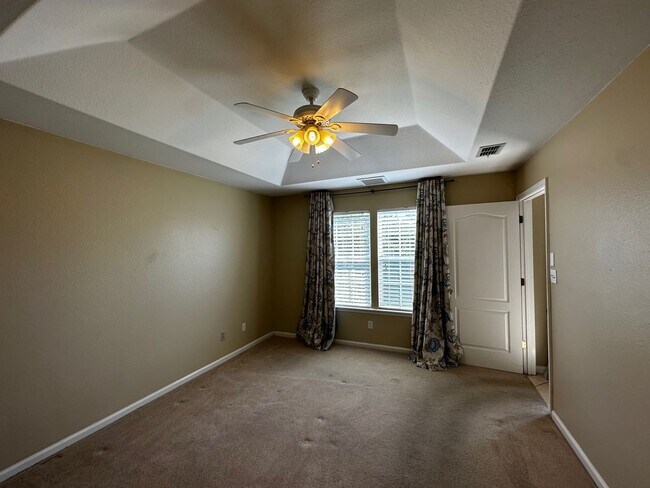 Building Photo - 1141 High Meadow Dr