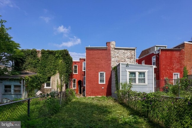 Building Photo - 464 Lafayette St