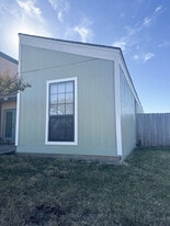 Building Photo - 7002 SW Green Terrace Blvd