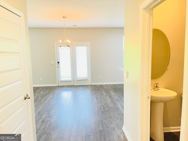 Building Photo - 19 White Spruce Wy
