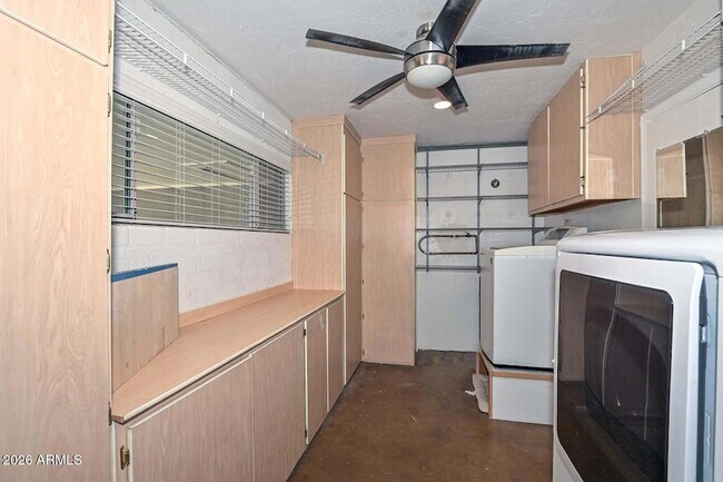 Building Photo - 6816 E Coronado Rd