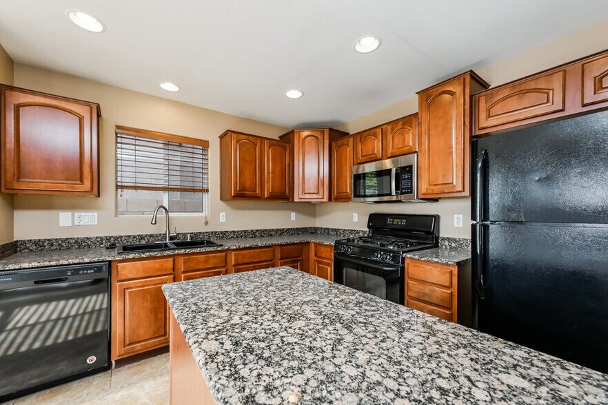 Building Photo - 7648 Lookout Hill St