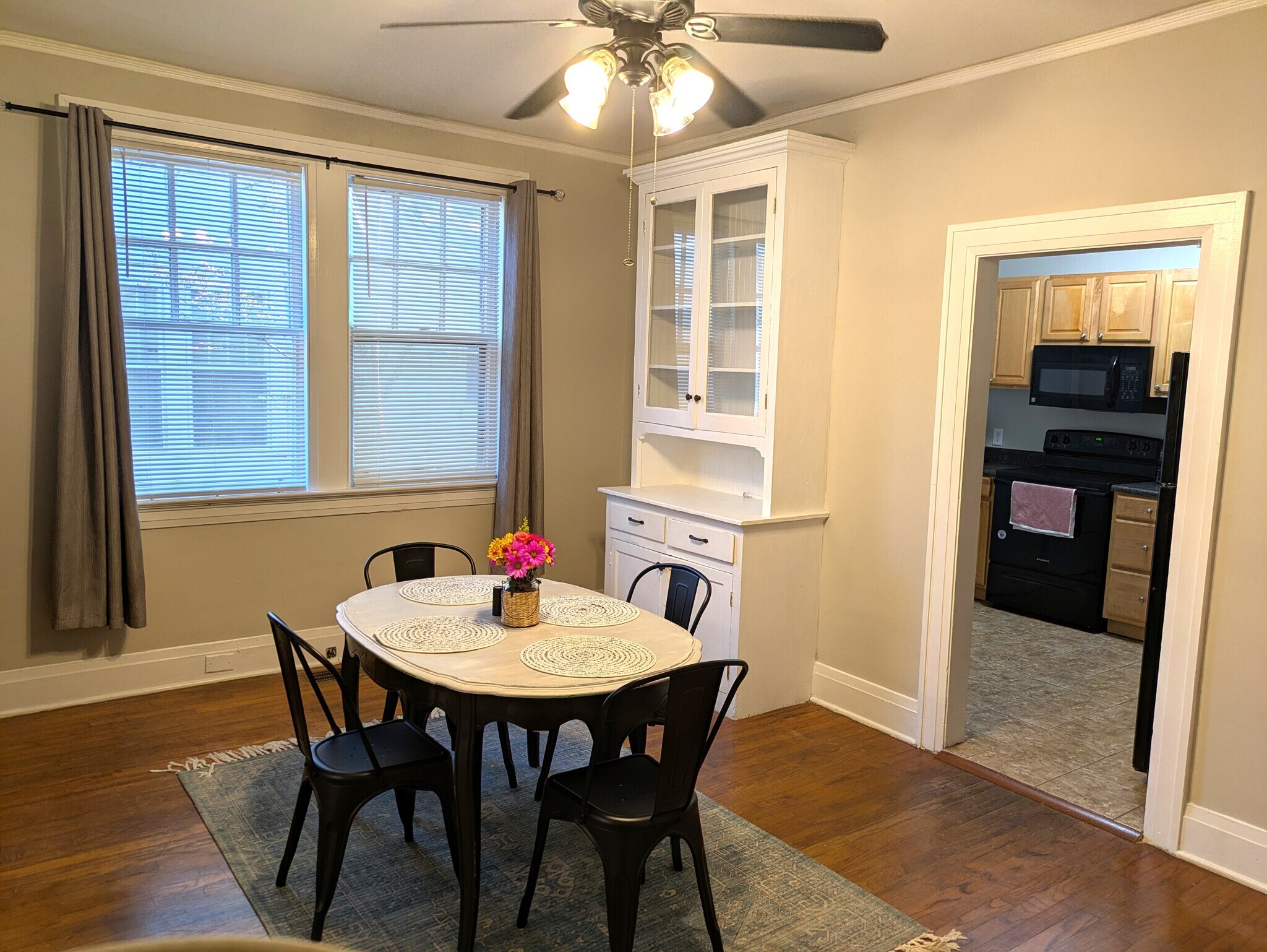 Building Photo - 1910 Madison Ave