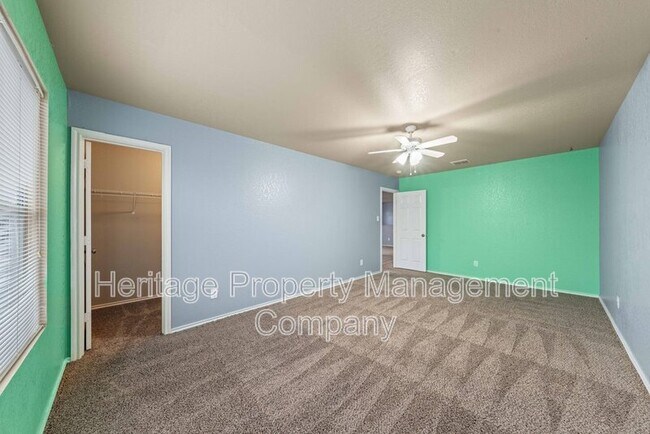 Building Photo - 915 Ridingate Farm