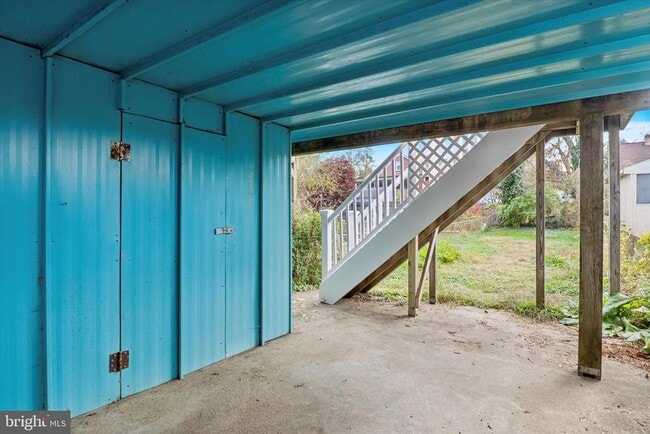 Building Photo - 334 Mary St