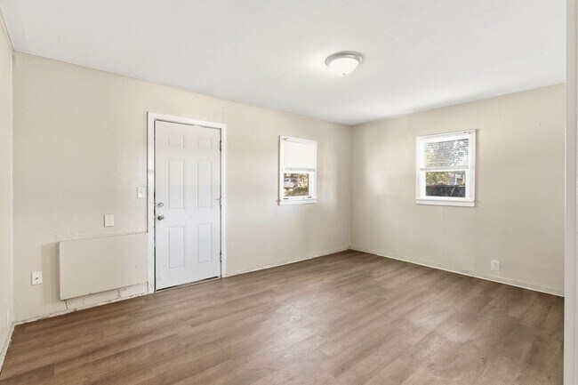 Building Photo - 207 N Santa Fe Ave