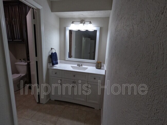Building Photo - 430 Ridgewood Dr