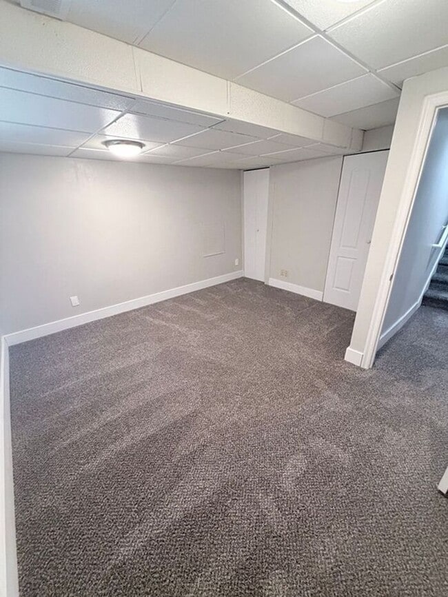 Building Photo - WEST JORDAN 5 BED, 4 BATH HOME