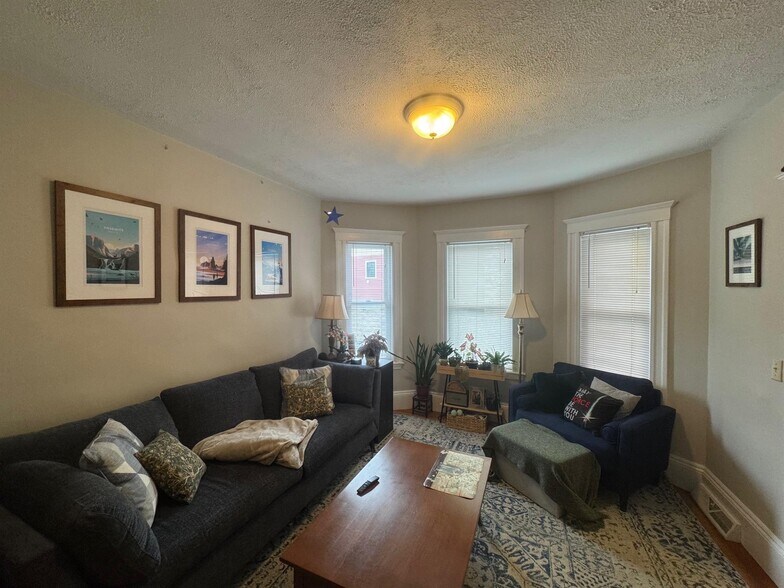 Primary Photo - 15 Belmont Sq