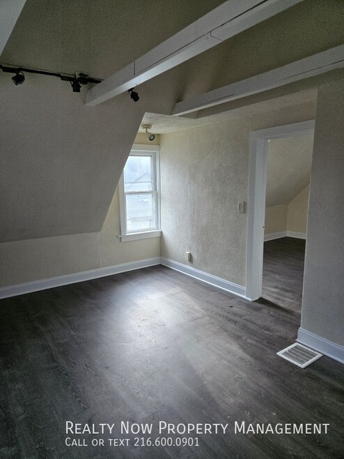 Building Photo - 2086 W 81st St