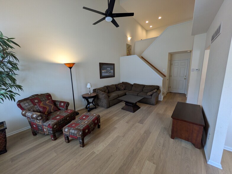 Building Photo - 2133 Copper Creek Dr