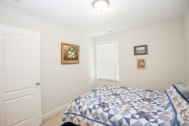 Building Photo - "Spacious 4 Bed, 2.5 Bath Rental in Vass, ...