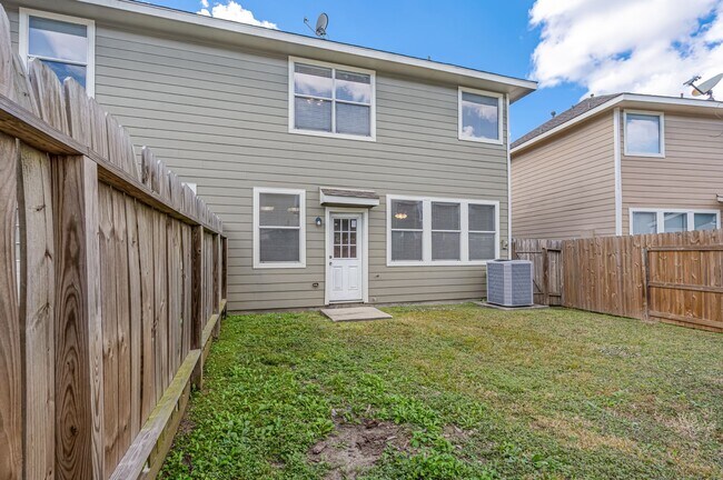 Building Photo - 6213 Stoney Creek Dr